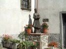Zingara nel centro di Vico Pancellorum (LU)