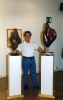 Il Maestro in posa durante una mostra